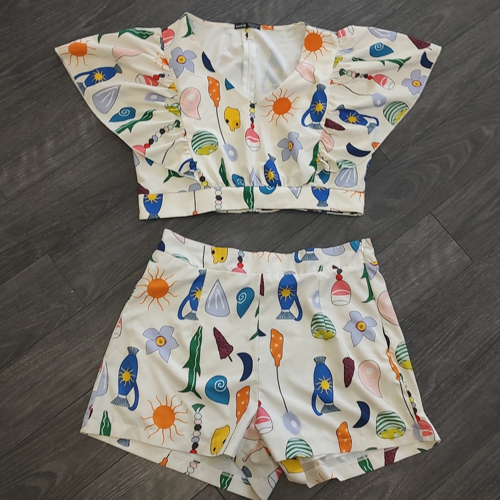 Sun & Floral Print Flutter Sleeve Top & Shorts - Shein
